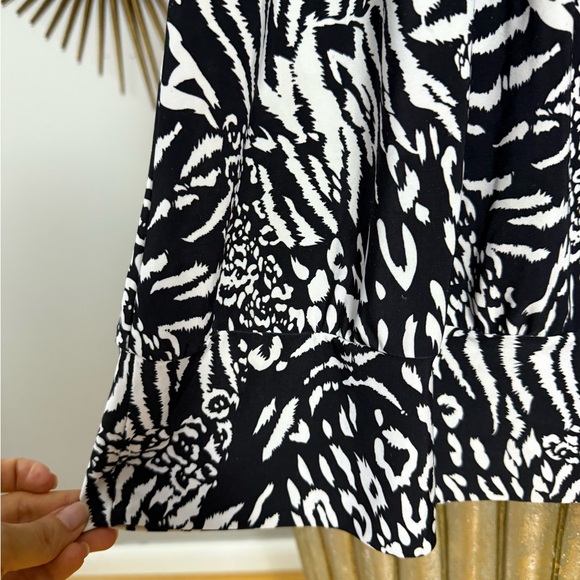 Milano - Black and White Animal Print Top - Picture 2 of 6